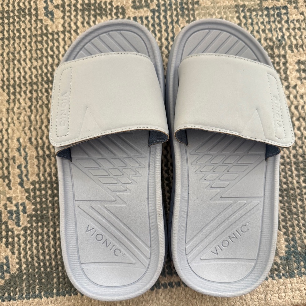 NEW Vionic Rejuvenate Rejuvenate Recovery Sandal size 7 (sky blue)